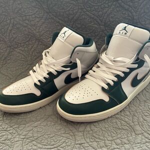 Jordan Men's White and Dark Green Sneakers